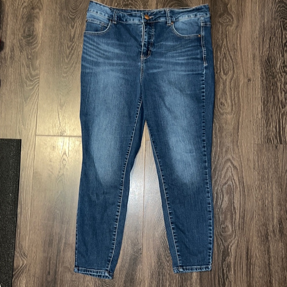 Maurice’s jeggings. Size 18 short. Like new.